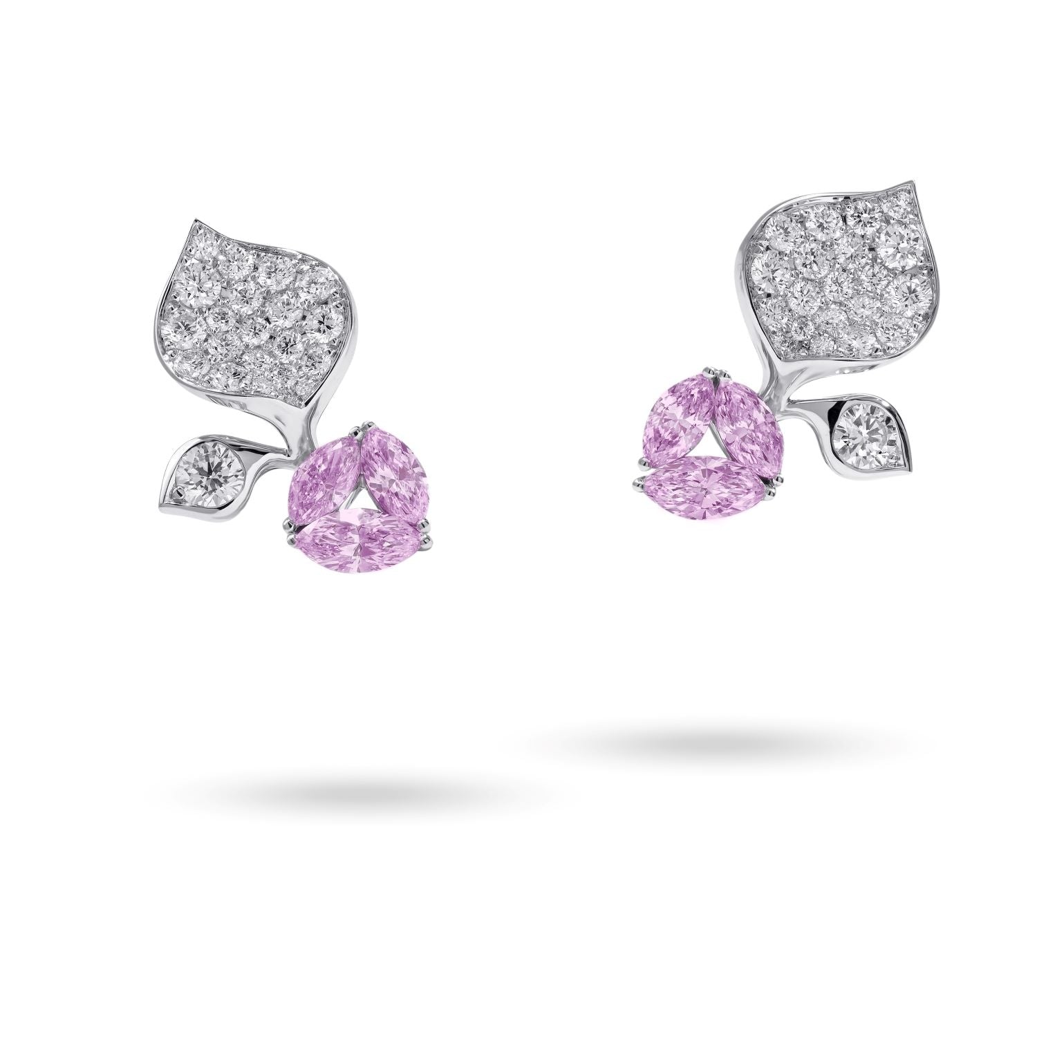 ピンクサファイアの小さなイヤリング