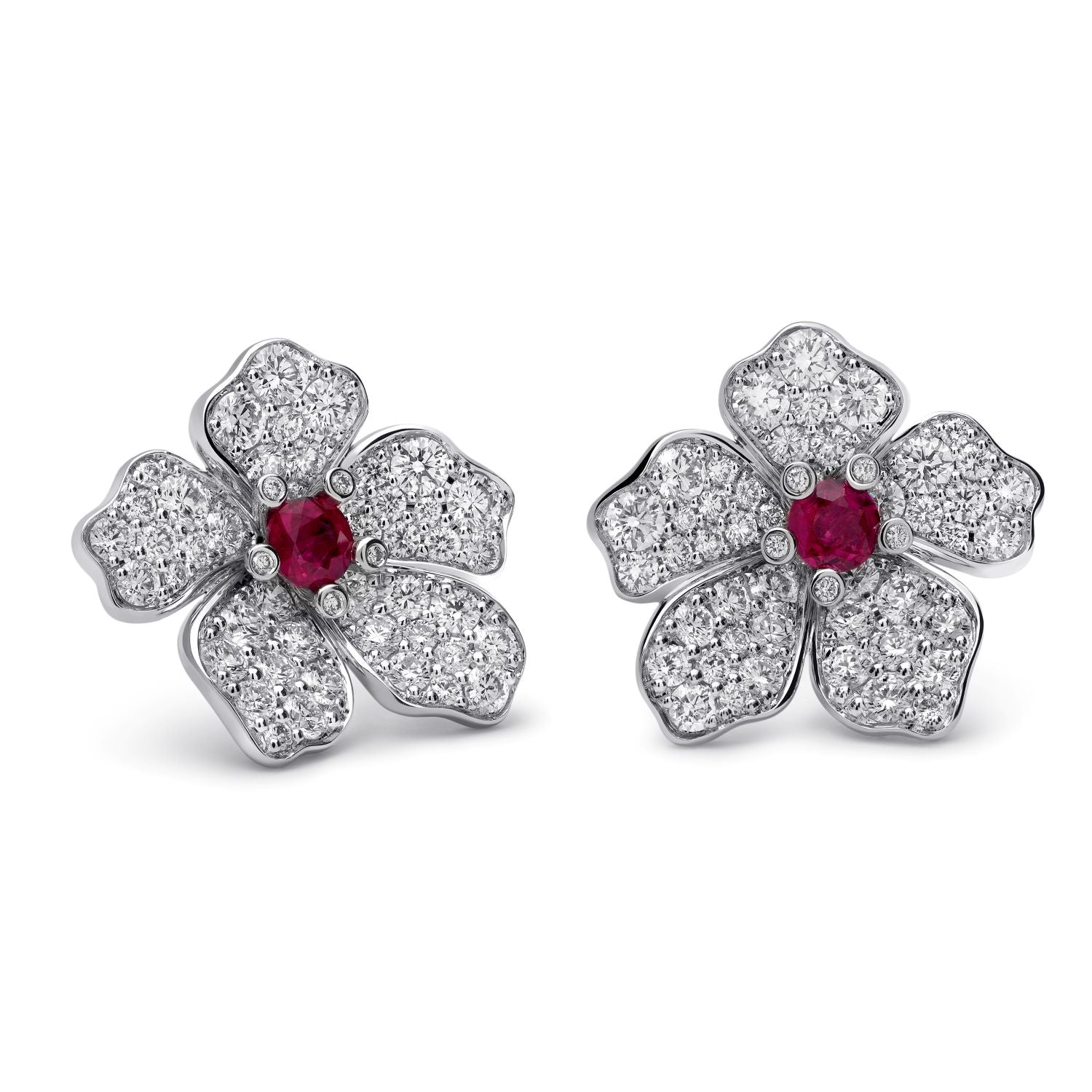 ルビーのイヤリング